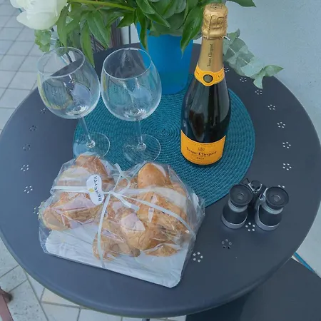 Lavarell House - View By Rent * 内索