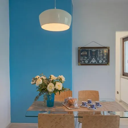 Lavarell House - View By Rent Apartment