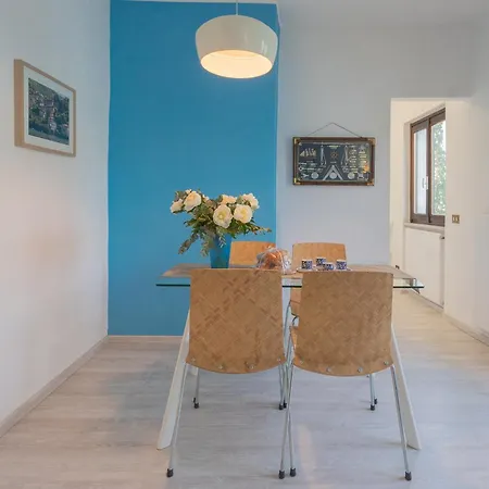 Lavarell House - View By Rent Nesso